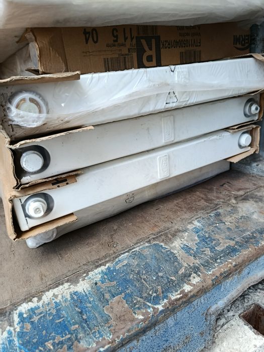 Срочно продам радиатор отопления нижнее подключениеKermi 500*700новые