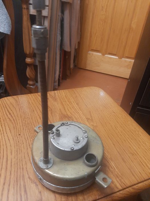 Часы автомобильные.