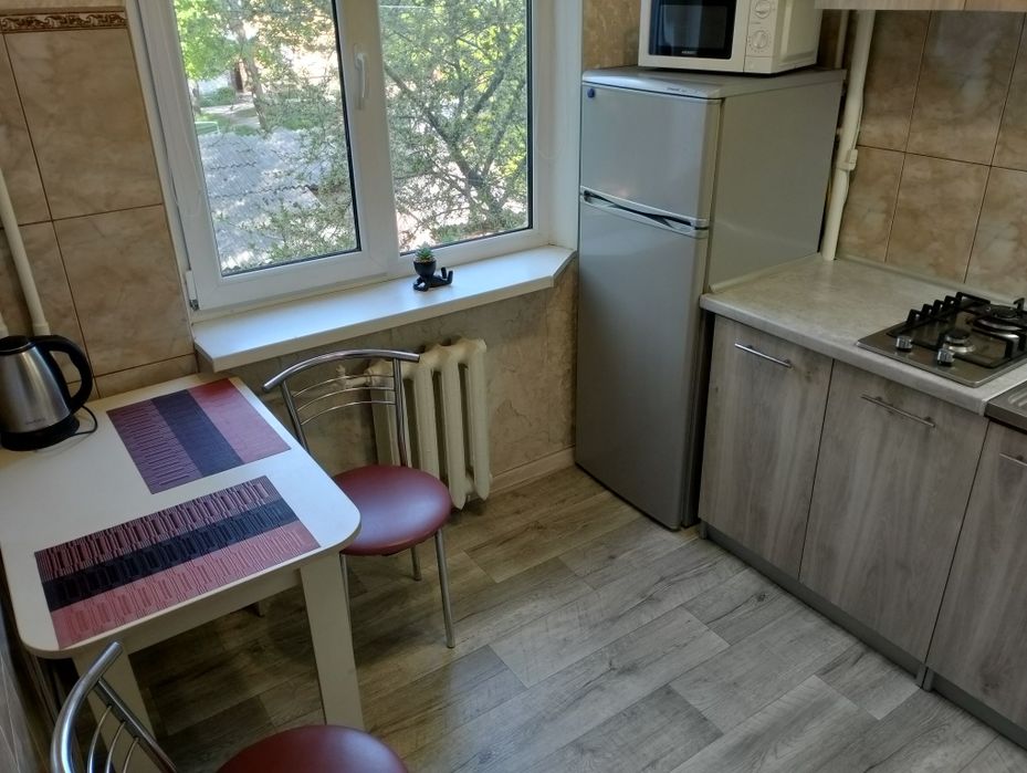 Подобово,почасово 1-кімнатна квартира центр Чернігова