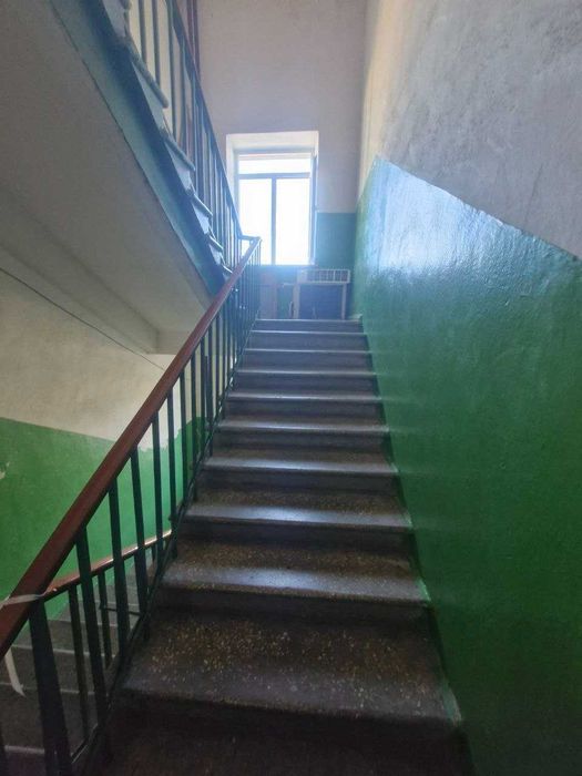 Центр  Продам двухкомнатную  сталинку на Спиридоновской