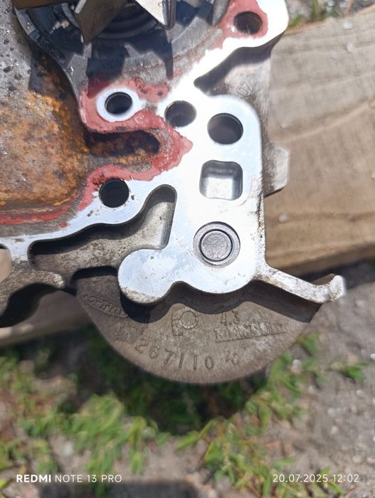 Б/в Водяний насос, помпа Renault Dacia 8200693370
