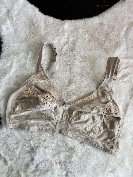Biustonosz stanik Susa 85F szerokie ramiaczka zapinane na 3 zatrzaski