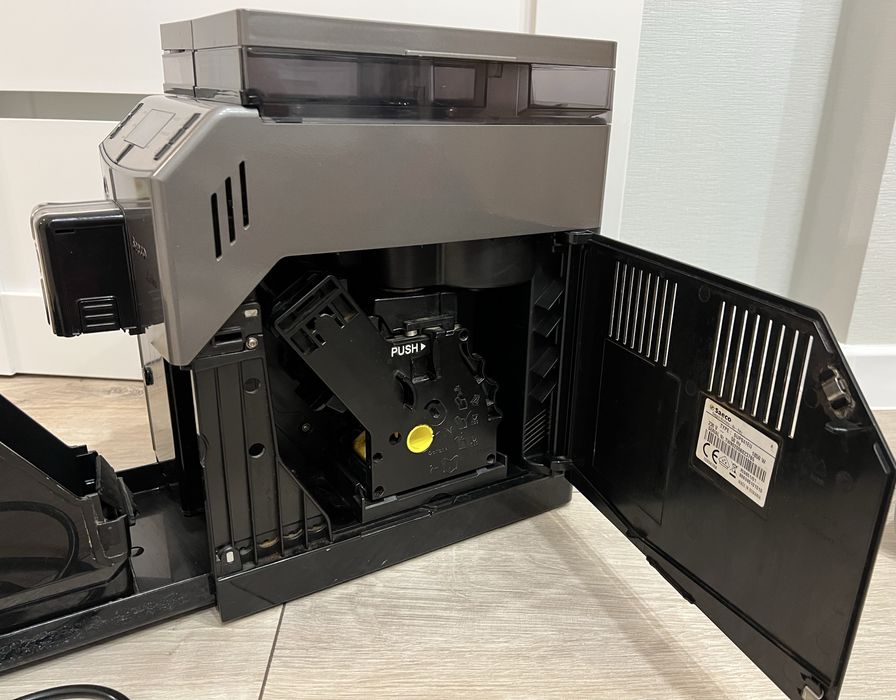 Кавомашина Saeco Lirika