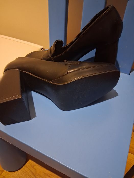 Buty na  wysokim 9bcasie