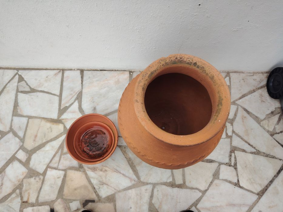 Talha de barro e vazo