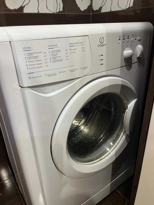 Пральна машина indesit wisn821