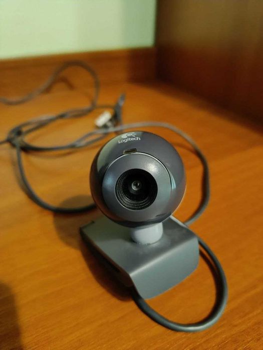 Веб-камера Logitech C200 V-u0011