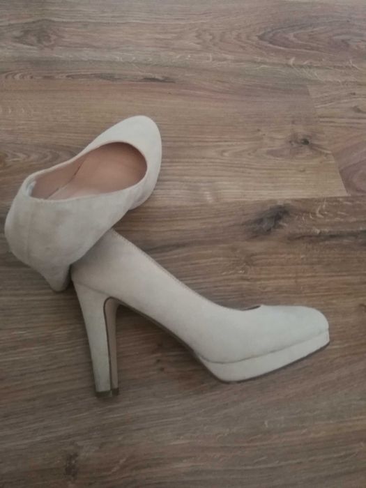 Buty na obcasie, czółenka