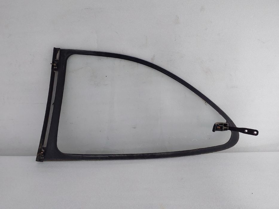 Vidro do painel trás direito TOYOTA Corolla Compact (_E10_)