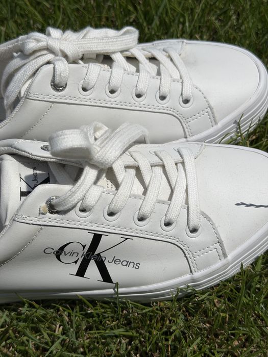 Кроссівки Calvin Klein білі 37 розмір