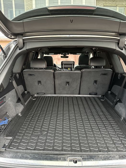 Авто Ауді Q7 2017