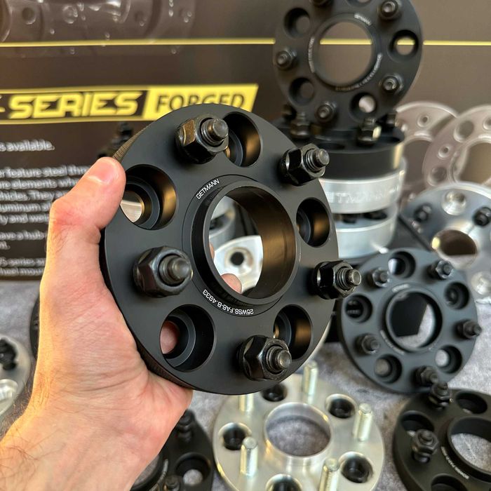 Колісні проставки-адаптери зі шпильками GETMANN під всі автомобілі