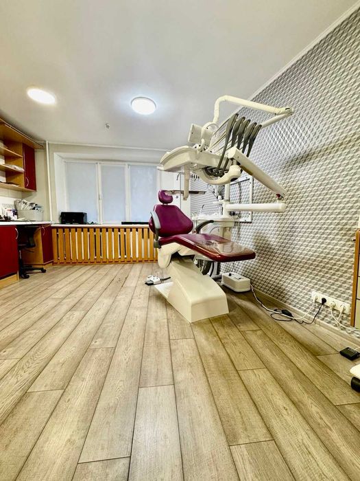 Комерційне приміщення, ФАСАД, р-н Круг, пр-т Перемоги (A11)