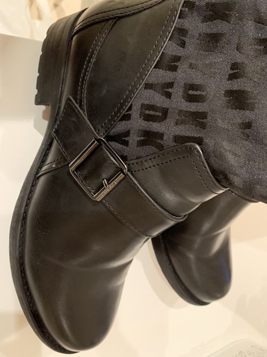 Botas Cano Alto em Pele DNK pretas