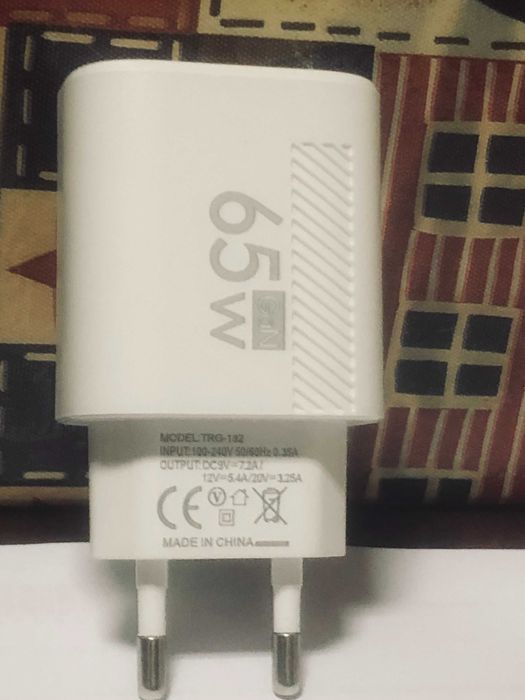 Adaptador para carregamento Telemoveis (portes grátis )