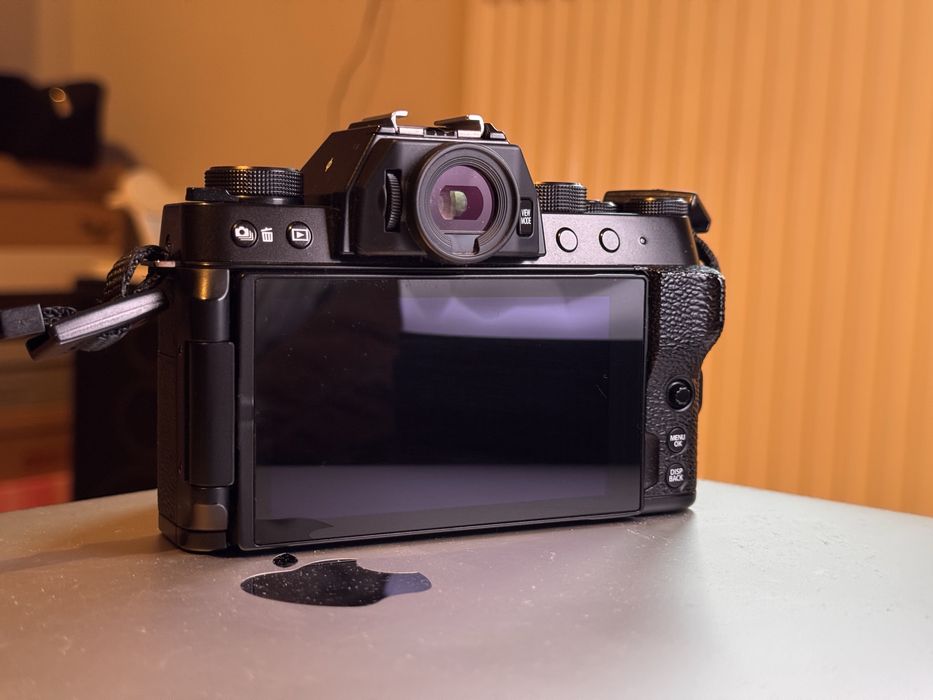 Fujifilm x-t200 + fujinon 15-45 + gratisy