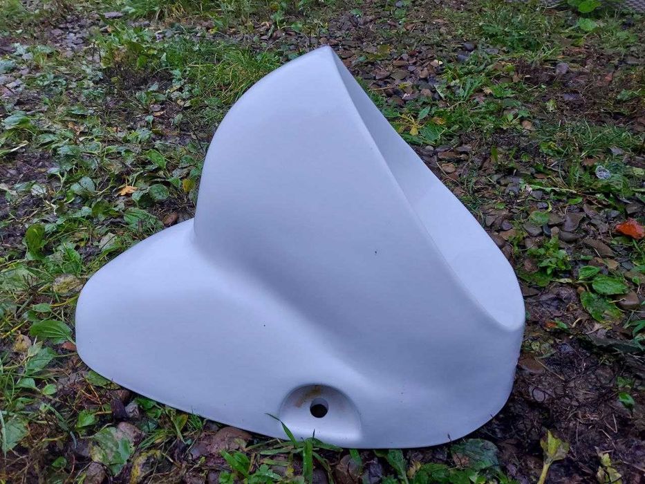 Pisuar ścienny koło, biały, odpływ poziomy