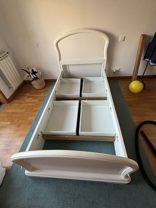 Cama solteiro branca  100cm