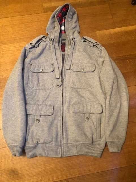 Sueter em algodão com capuz e fecho marca Athletics