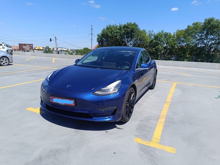 Тесла модел 3, 2019, Long Range Dual Motor