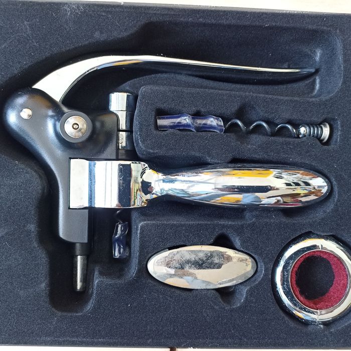 Kit acessórios para Vinho em caixa de madeira