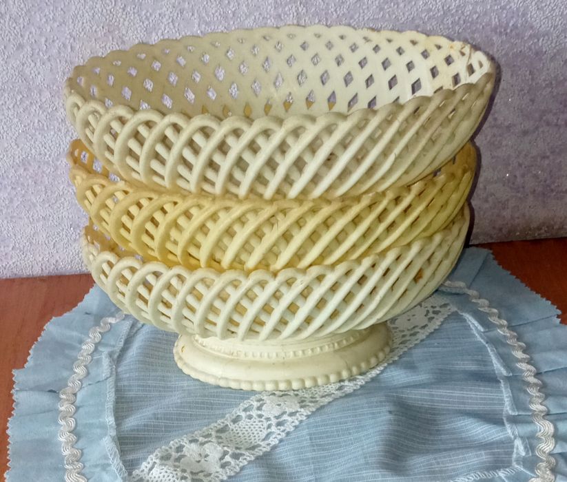 Три конфетницы СССР. Лот. Пластик.