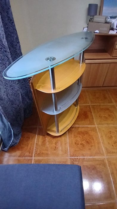 Móvel de apoio para sala de estar