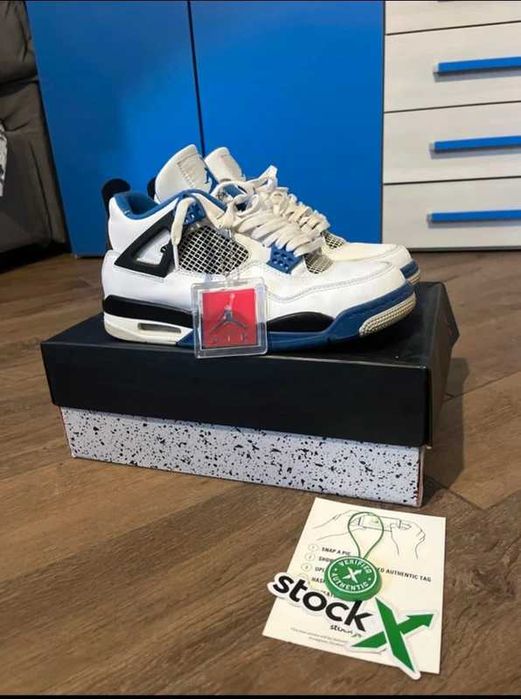 Załączony paragon Jordan 4 retro Motorsports R.39