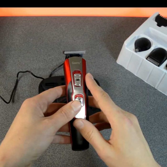 Машинка для стрижки GEMEI 10в1 — идеальный подарок мужчине