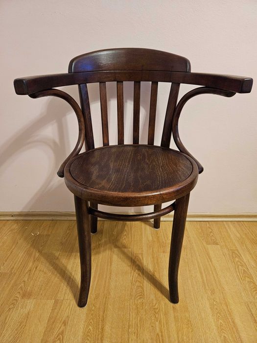 Gięte krzesło-fotel Thonet