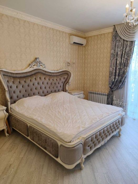 Добротний будинок в Совіньйоні у класичному стилі.