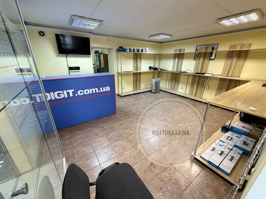 3я Слобідська/Колодязна 4к приміщення в оренду. Фасадний вхід