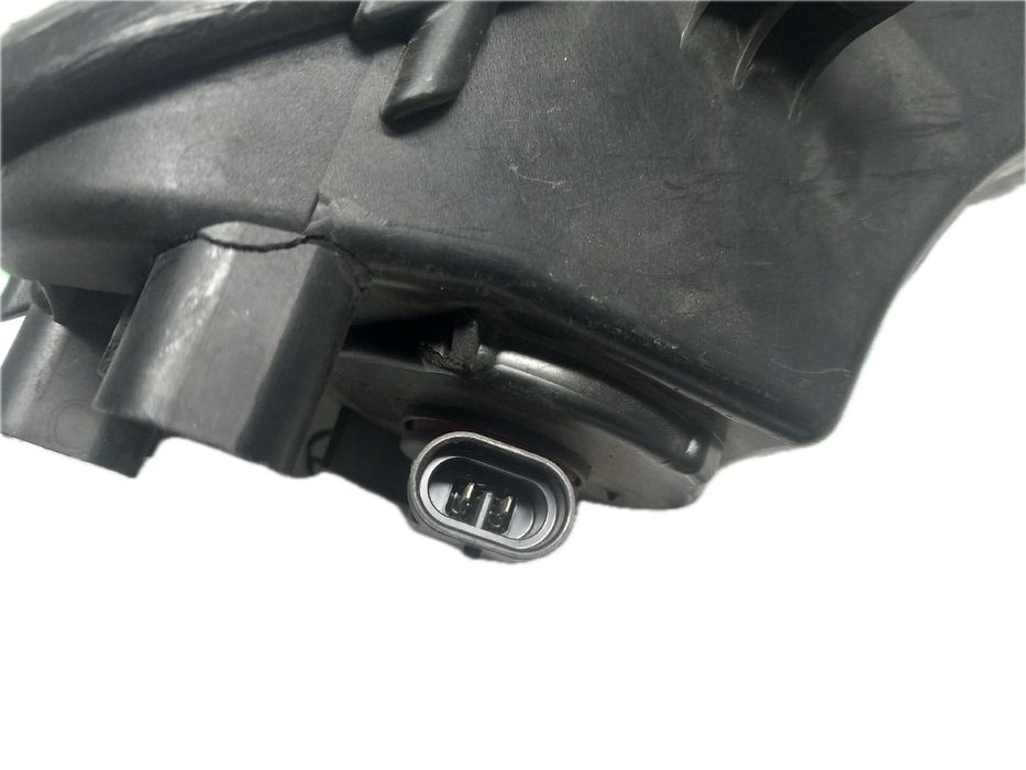 Farol nevoeiro frente direito VOLKSWAGEN Caddy IV (SA)