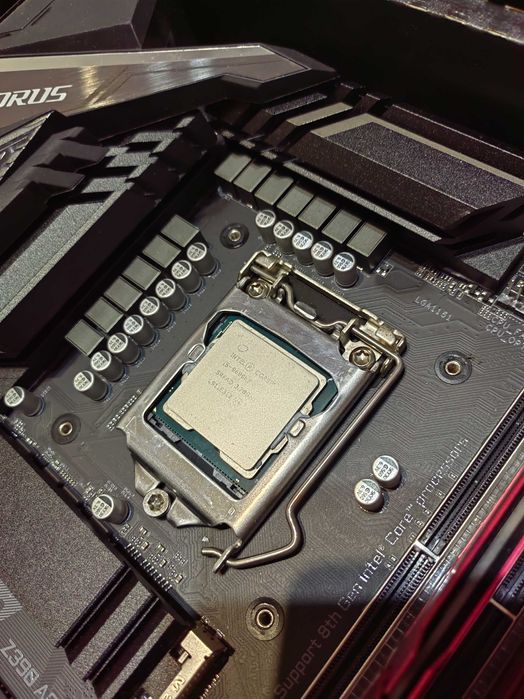 Kit PC: Z390 Aorus Elite + i5-9600KF + 16GB RAM - Excelente Desempenho