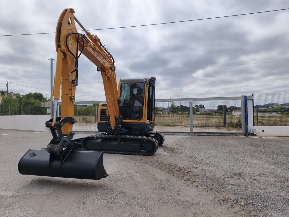 Mini giratória Hyundai robex 60cr-9a