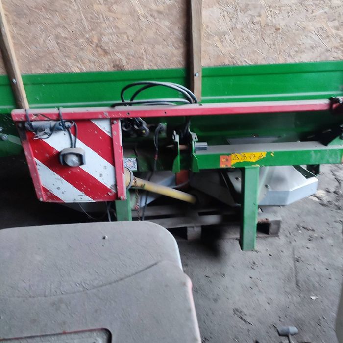 Розкидач мінеральних добрив Amazone Zaam 1001