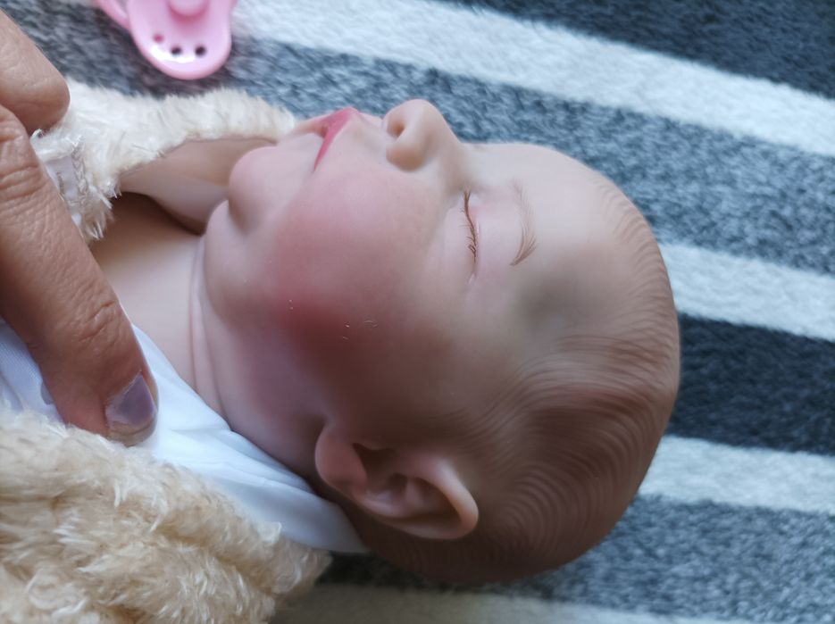 Sprzedam lalkę jak prawdziwe dziecko