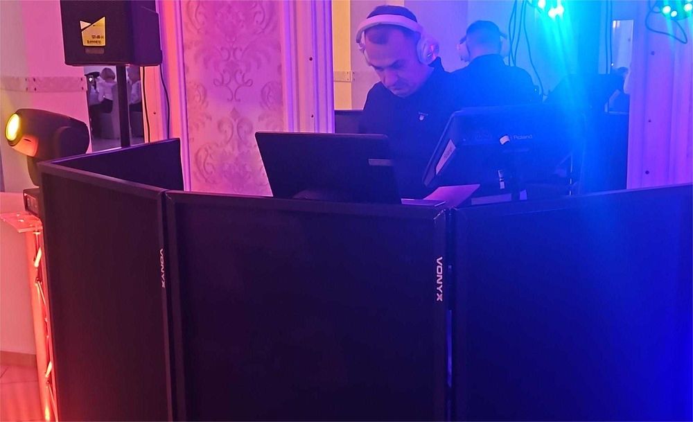 fb Dj Mariusz Student UrodzinyWesela,dodatkowo wokal i perkusja Wodzir