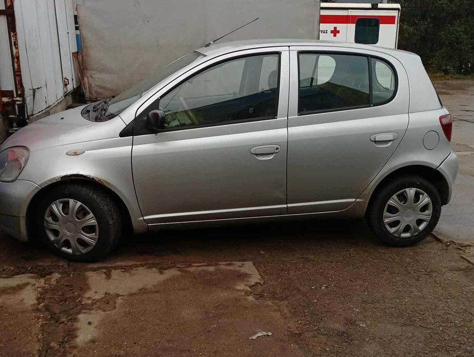 Toyota Yaris 2002 rok