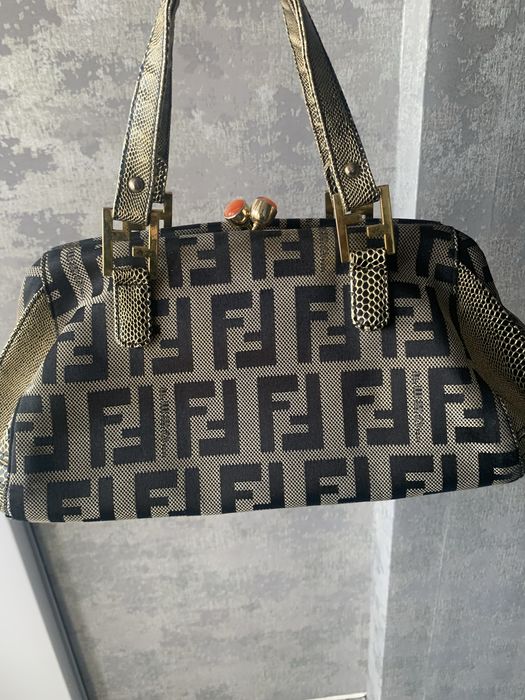 Продаю вінтажну сумку Fendi