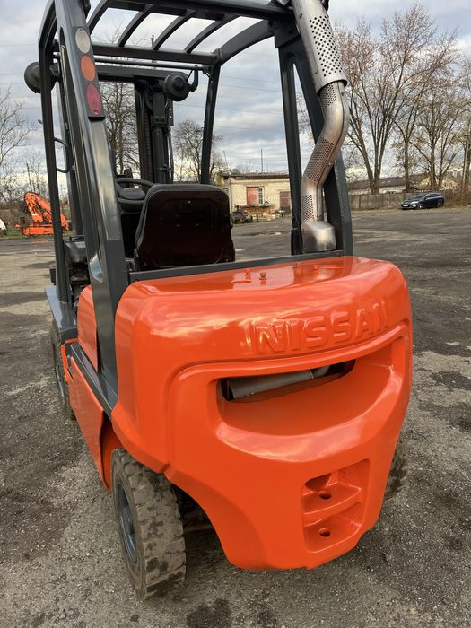 Вилочний навантажувач Nissan 2.5t 4.7m 2005p
