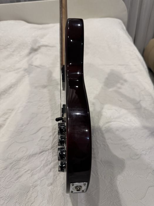 Продам гитару Washburn WI14