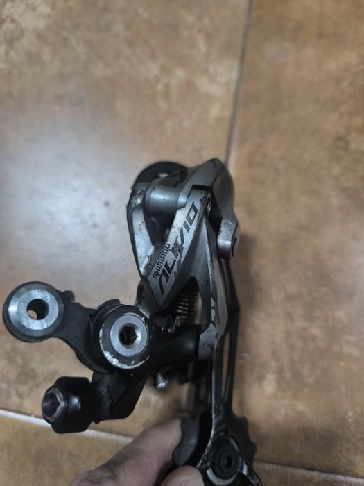 Desviador traseiro Shimano Alivio 9V – gaiola longa (Shadow RD)