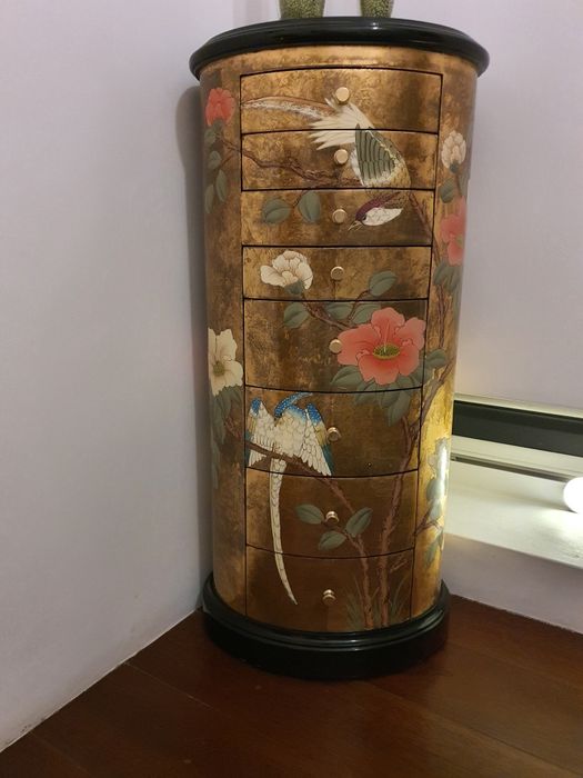 Móvel  Dourado com Flores