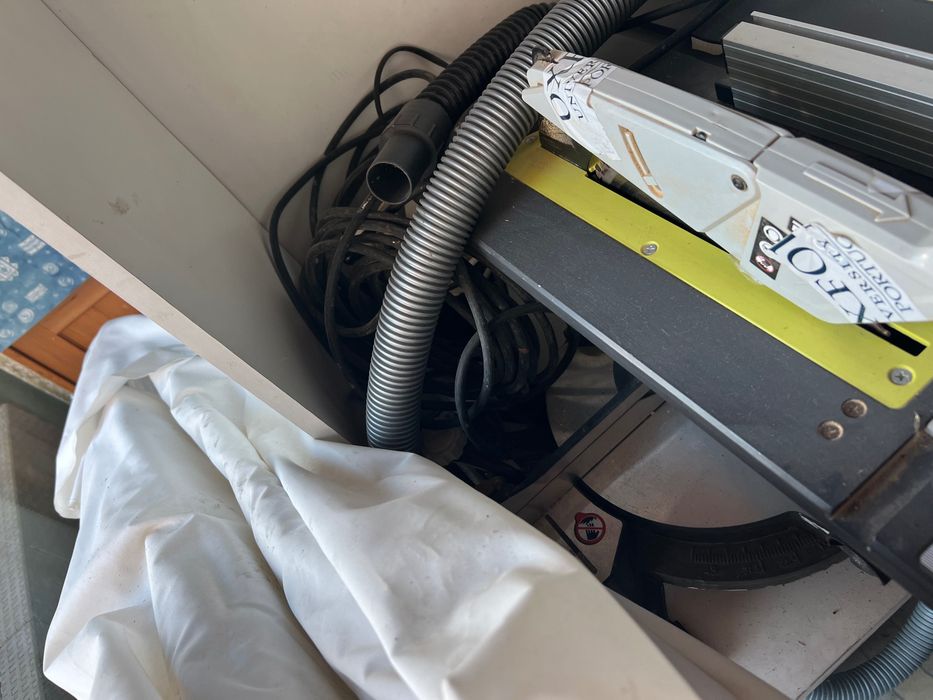 Serra de Esquadria Ryobi RTMS1800