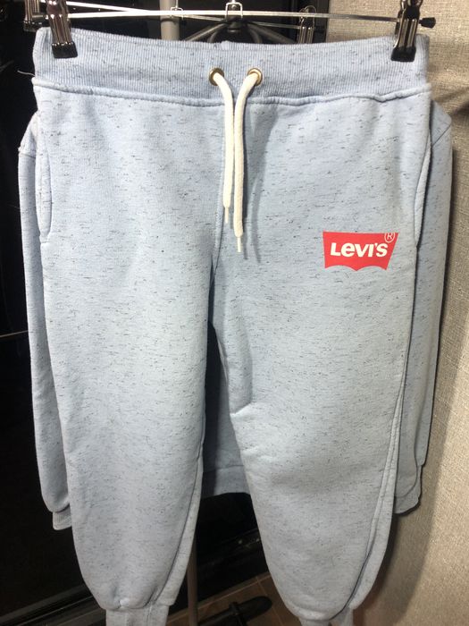 Класний костюм Levis