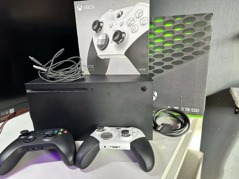 XBOX Series X 1TB + 2 pady(jeden elite series 2 ), stan bdb, pudełko