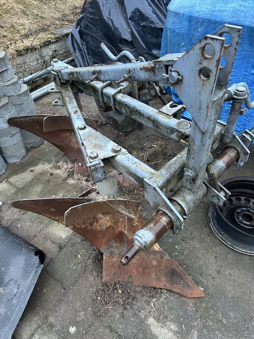 Pług dwuskibowy do ciągnika – regulowany, solidny