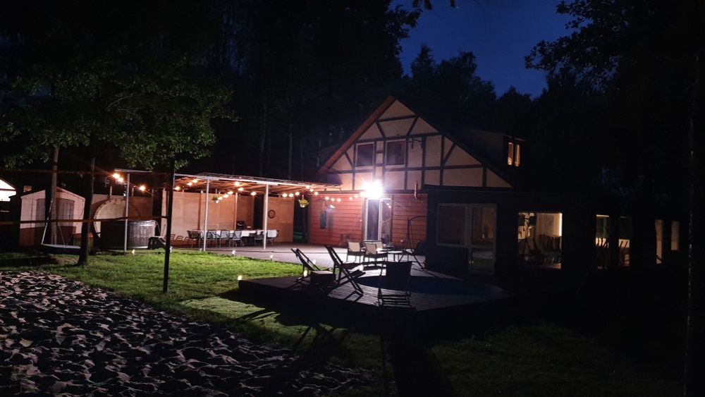 Dom w lesie na imprezy kawalerskie basen sauna 40 min W-wa