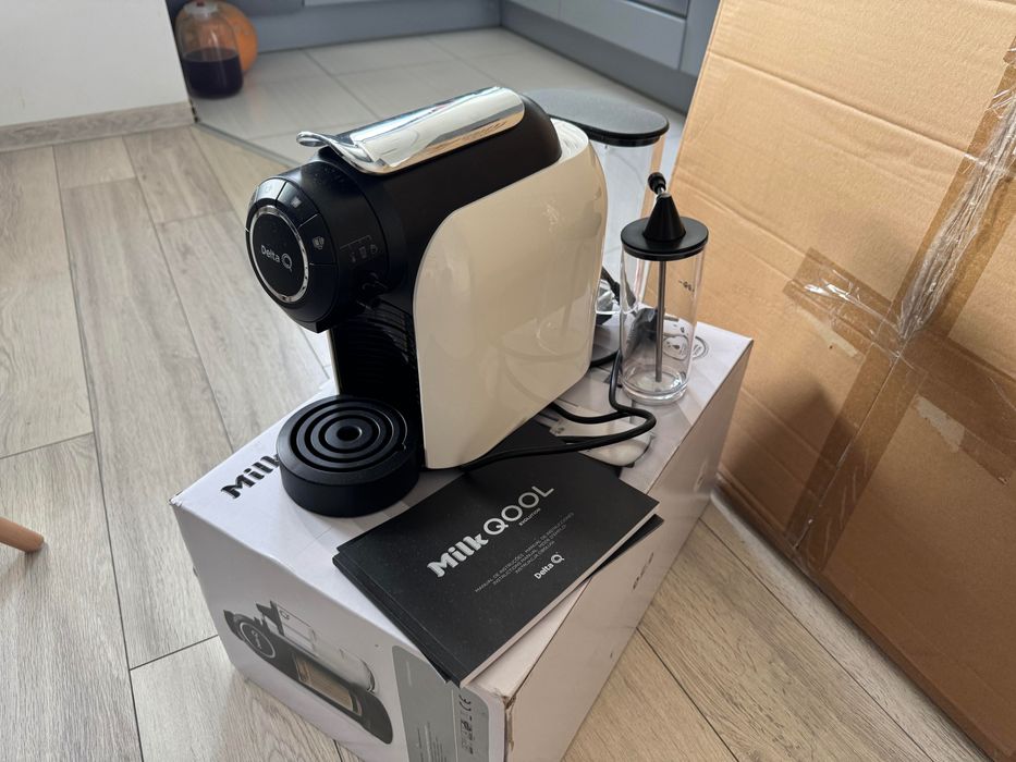 Ekspres do kawy Delta Q Milk Qool – prawie nowy (uszkodzona dźwignia)